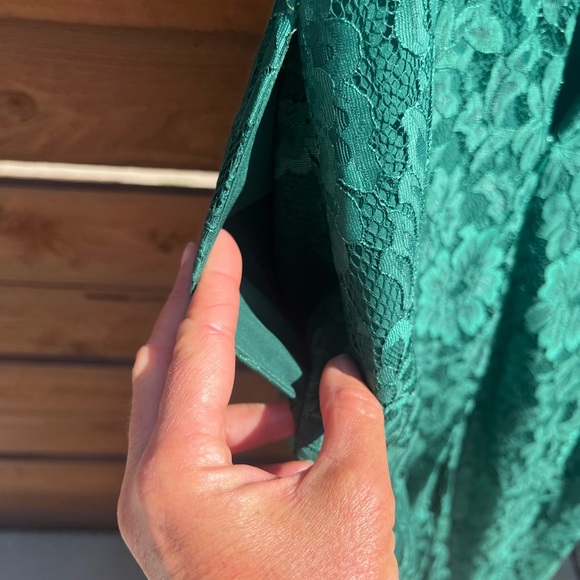 NWOT Beautiful long green lace dress!Size 10. - Picture 9 of 15